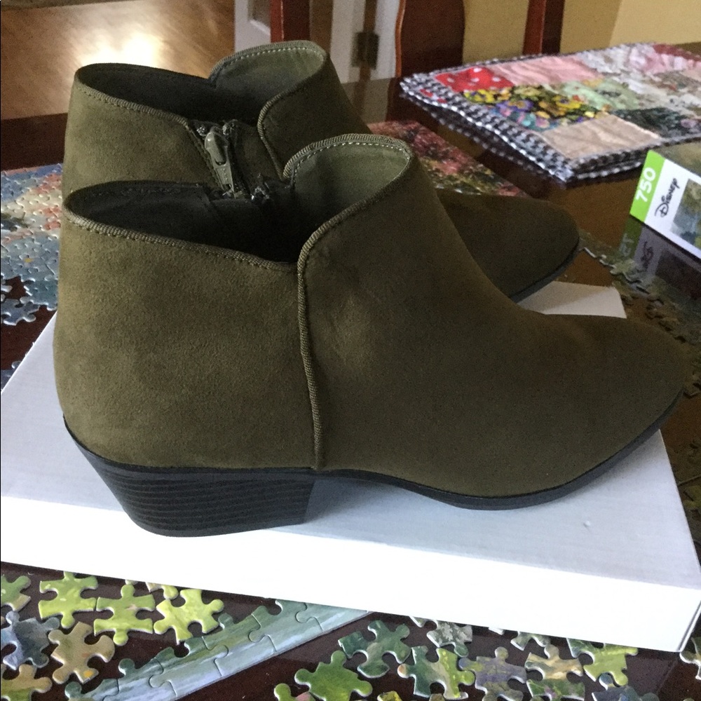 Style & Co Wiley Ankle Booties Olive Green 9.5 NEW